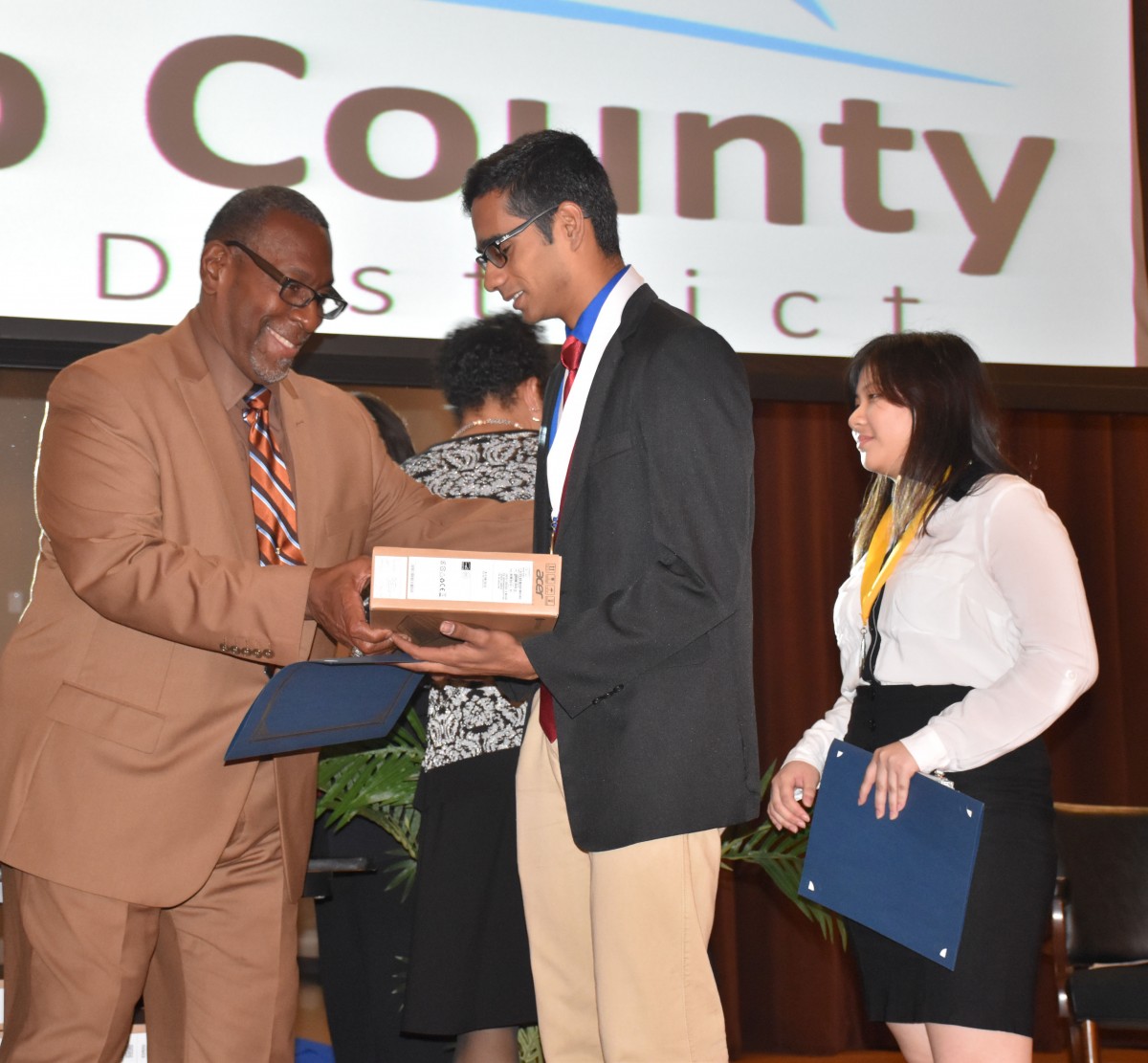 2017 Valedictorians & Salutatorians Honored, Receive Free Laptops